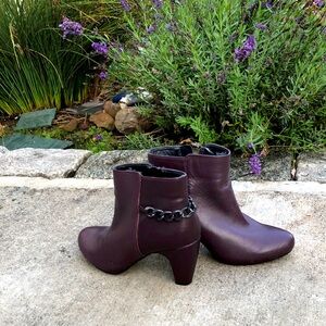 Easy Spirit plum color boot! LEATHER UPPER! Gently used!